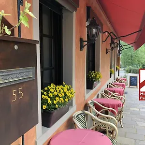 Rustique Hotel