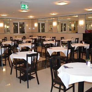 *** Hotel Donaustadt Kagran - At Metro U1 Rakousko